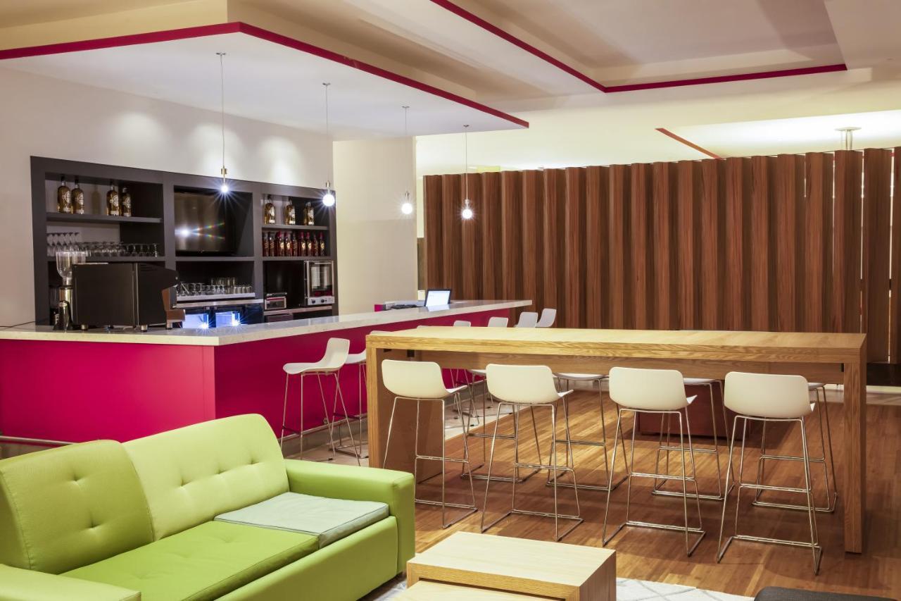 Fiesta Inn Celaya Galerias Exterior photo